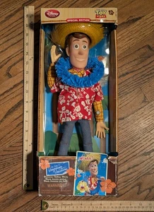 Disney Pixar Toy Story Hawaiian Woody Pull String bambola parlante Aloha NUOVO - Foto 1 di 11