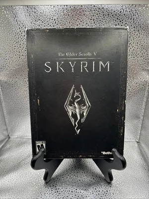 Skyrim Elder Scrolls V Collector's Edition Xbox 360 ohne Statue oder Karte - Bild 1 von 4