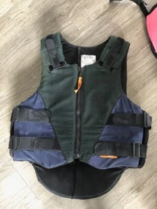Women size 3 Airowear Riding body protector Chest size 84cm-90cm / 33"-35.5" - Picture 1 of 3
