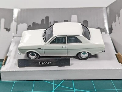 FORD ESCORT MK1 MODEL CAR ERMINE WHITE 1:43 SCALE CARARAMA SALOON MARK ONE