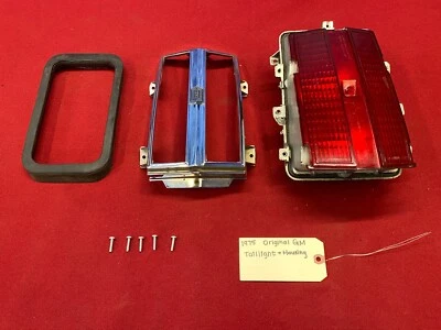 Configuración de carcasa de luz trasera GM Oldsmobile Cutlass 1975 original, 442 y W-30 Foto 1 de 4