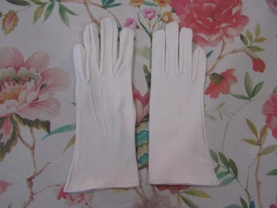 Vintage New Unworn Simple White Cotton Gloves----9" Bracelet Length---Size 6 1/2 - Image 1 of 2