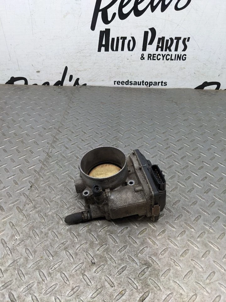 Corpo do acelerador 6 cilindros Federal compatível com 94-95 Nissan Pickup 1161487 - Imagem 1 de 4