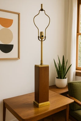 🌟 Lámpara de mesa moderna vintage de mediados de siglo - 39,5” madera y latón - elegancia audaz 🌟 Foto 1 de 4