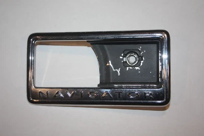2007-2014 Lincoln Navigator Left Driver LH Door Panel Handle Trim Bezel OE - Image 1 of 2