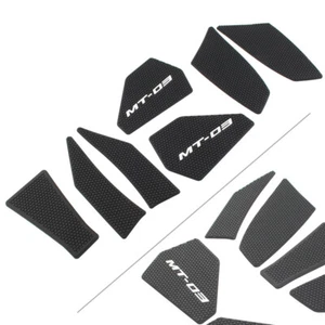 TANK SIDE KNEE PADS RUBBER GRIPS BLACK FOR YAMAHA MT 03 MT-03 2021+ - Picture 1 of 8