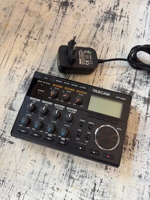TASCAM DP006 - REGISTRATORE DIGITALE A 6 TRACCE CON MICROFONI INTEGRATI - Immagine 1 di 4