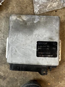 Porsche 944 ECU DME Control Unit 0 261 200 080 944.618.124.00 - Picture 1 of 3