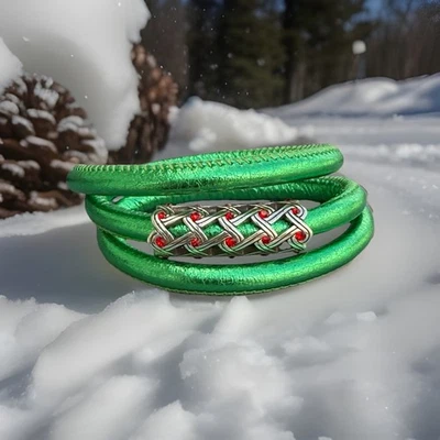 Pulsera Brighton Navidad Triple Woodstock Cuero Metálico Verde Nueva con Etiquetas Foto 1 de 4
