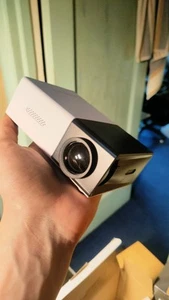 Portable Full HD LED Mini Projector Home Theater Cinema - Picture 1 of 10