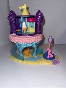 Polly Pocket Mermaid Cove Regenbogen Funland Spielzeug Spielset Seepferdchen dreht sich - Bild 1 von 3