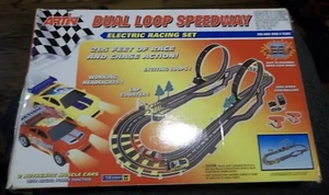 ARTIN Dual Loop Speedway ELECTRIC RACING SET W/ Magna Power Traction COMPLETE - Picture 1 of 6
