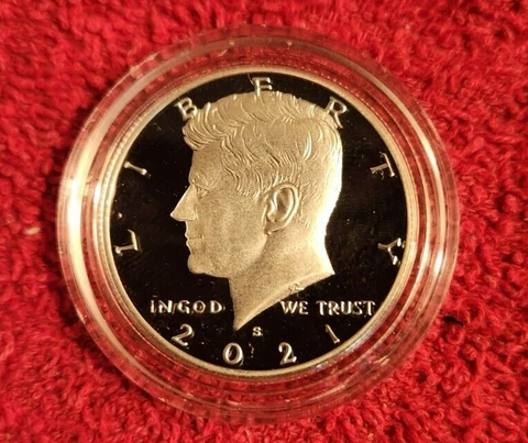 2021 s .999 silver Kennedy half dollar in acrylic capsule Cover