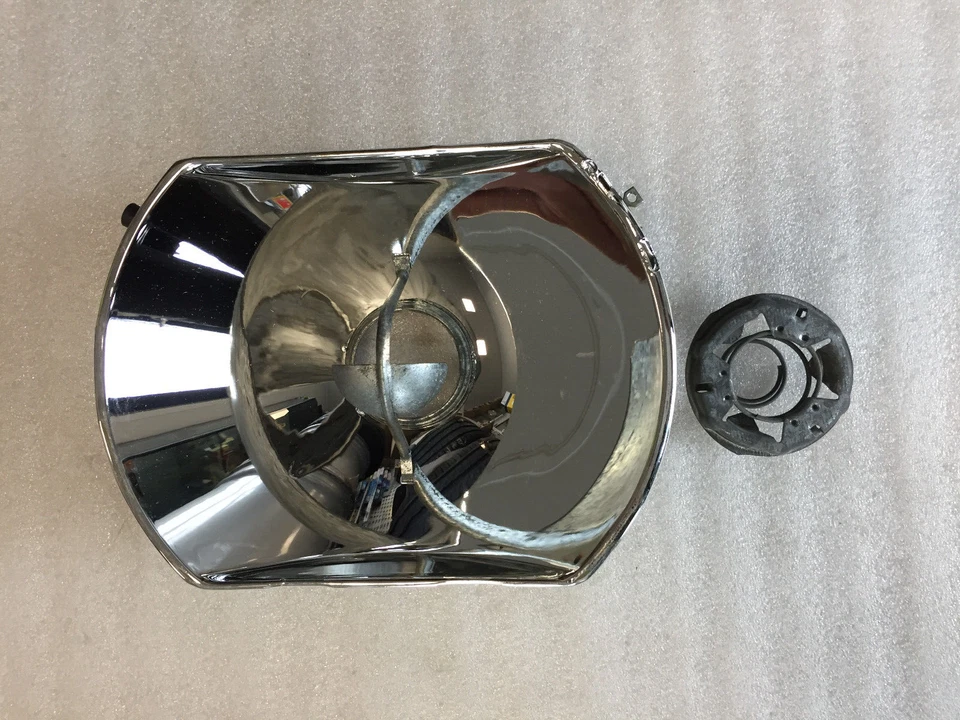 Original Bosch Reflektor Scheinwerfer  A0018260178  A00082668  1305320923 NEU - Bild 1 von 1