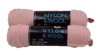 Abrigos de colección y Clark CORAZÓN ROJO bebé rosa hilo #723 rosa claro - DOS madejas de 1 oz Foto 1 de 3