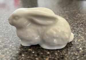 NEW OTAGIRI Japan Small White Glazed Porcelain Rabbit Bunny Figurine - Picture 1 of 8