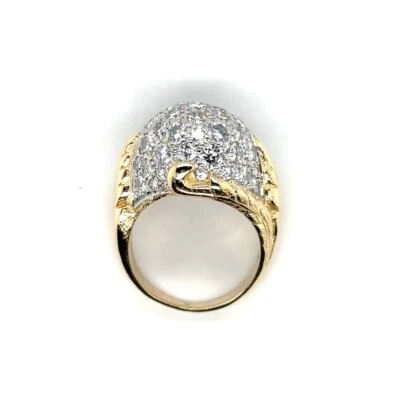 Anillo abovedado de diamantes de 4 quilates Hammerman Brothers con motivo de hoja en oro y platino. Foto 1 de 4