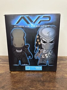 2015 Alien VS. Predator - AVP TITANS - Vinyl Figure LOOT CRATE Collectibles NEW - Picture 1 of 6