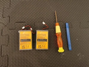 2 BATTERIE DA 2000mAh per Sony PS4 e PS4 Pro Dualshock 4 Controller - Foto 1 di 1