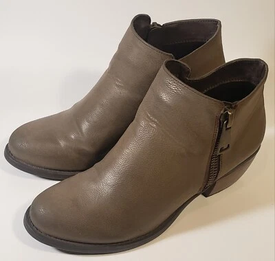 Botines para mujer Madeline Darla color topo talla 6,5 M con cremallera  Foto 1 de 4