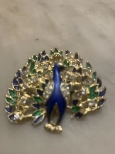 Broche prendedor pavo real vintage tono dorado y diamantes de imitación - Imagen 1 de 6
