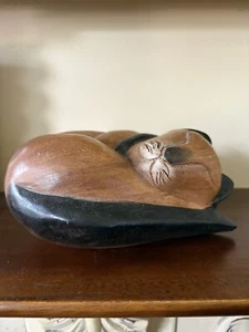 Vtg Handcarved Wooden Solid Curled Up Sleeping Siamese Cat Statue Brown Figure - Picture 1 of 5