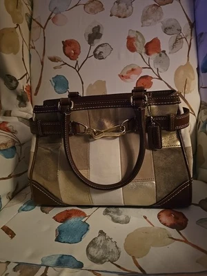 Bolsa Coach Vintage #F0793-F11218. Design de retalhos de couro. Bolsa de mão em mosaico de camurça - Imagem 1 de 4