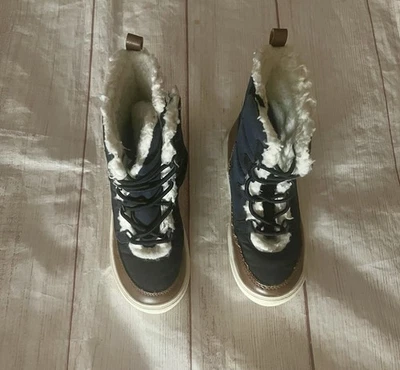 Botas Old Navy para niños talla 11 Foto 1 de 4