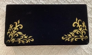 Bolso sin asas vintage de terciopelo negro SAKS QUINTA AVENIDA hecho en Hong Kong bordado dorado  - Imagen 1 de 5