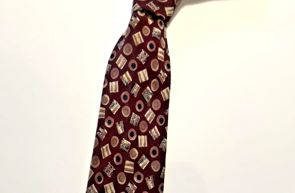 Corbata geométrica abstracta Halston III 100 % seda granate 4" ancho 58" largo. Retro Vibe Foto 1 de 4