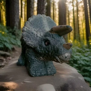 Jurassic Park 1997 UCS & Amblin Triceratops Spielfigur 2 Stück Badespielzeug Dinosaurier - Bild 1 von 5