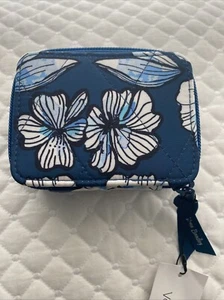 Vera Bradley DIVA FLORAL MEDALLION Travel Pill case NWT $30 FREE SHIP U.S. - Picture 1 of 4