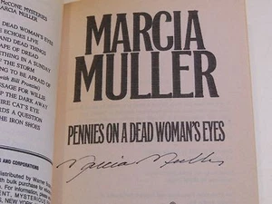 PENNIES ON A DEAD WOMAN'S EYES Marcia Muller 1993 Paperback SIGNED REPRINT  - Picture 1 of 2