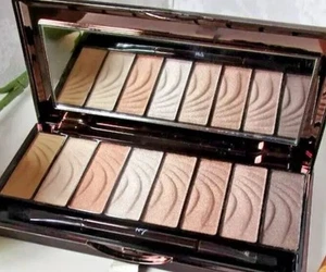 NEW Boots No7 Stay Perfect Eyeshadow Palette- Nude Shades - Picture 1 of 2