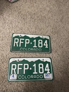 MATCHING SET OF 1995 COLORADO LICENSE PLATES RFP 184 - Picture 1 of 2