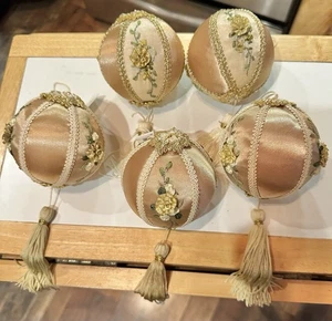 De Colección Raro Kurt Adler Victoriano Floral Bola Redonda Adornos Lote Set 5 L@@K - Imagen 1 de 8