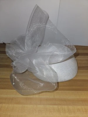 White Retro Pill Box Hat With Decorative Netting - Image 1 of 4
