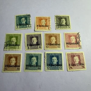 ITALIA OCCUPAZIONE AUSTRIACA 1918 SOVRASTAMPA mai usata e usata (lotto 28 fascicoli 153) - Foto 1 di 3