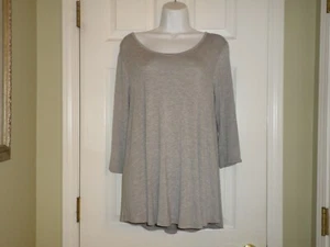 Women's Heather Gray Basic Top Size Med NEW Flowing Criss Cross Back Pink Rose   - Picture 1 of 6