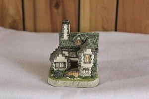 The Seminary- David Winter Cottage - Picture 1 of 3
