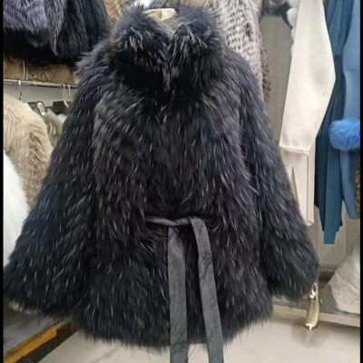 Abrigo para mujer 100 % plateado de piel de zorro con capa de alas de murciélago chaqueta estola de piel  Foto 1 de 4