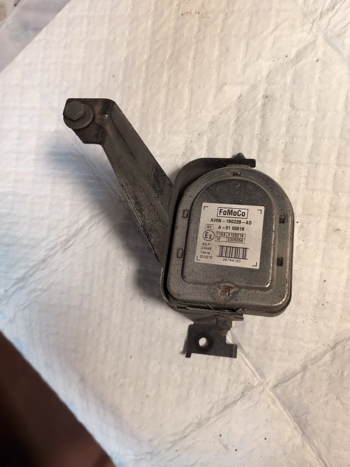 Sirena de alarma FOCUS AV6N-19G229-AD Mk3 2013 (2013-2016) sirena de alarma FORD Foto 1 de 3