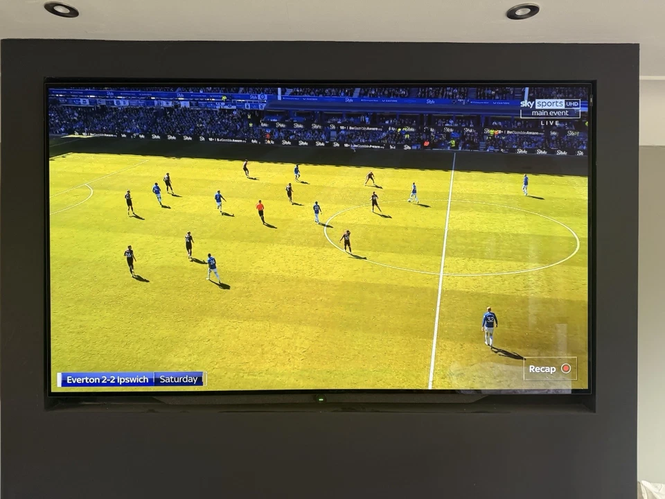 Loewe Bild 7.77 UHD OLED Television - Image 1 of 3