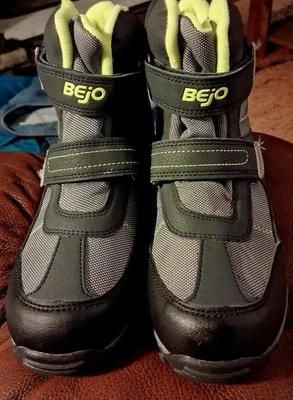 BOTAS BEJO IMPERMEABLES NIÑOS Uur 35 = 5.5 US? Foto 1 de 4