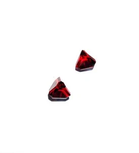 EARRINGS ST Studs Medium Faceted Crystals 3-D TRIANGLES 7mm RICH DEEP RED - Picture 1 of 1