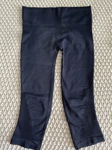 Athleta Size M Breakthrough Laser Cut Capri Crop Leggings Black - Picture 1 of 4
