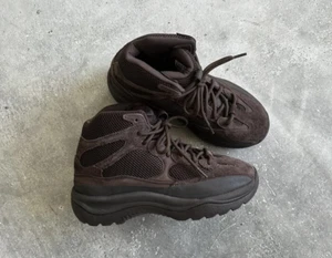 ADIDAS YEEZY DESERT BOOT OIL BOOTS GRÖSSE US 9 UK 8,5 EU 42 2/3 - Bild 1 von 8
