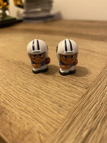 TEENYMATES NFL FOOTBALL MINI FIGURE LOOSE LOT OF 2 TENNESSEE TITANS Cover