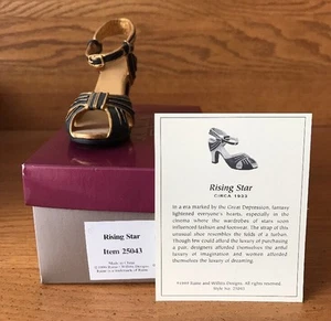Raine Just the Right Shoe Rising Star COA Box 25043 - Bild 1 von 8