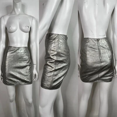 MINIFALDA DE CUERO PLATEADA METÁLICA DE COLECCIÓN GIANNI VERSACE C.AW1994 IT38 XS Foto 1 de 4